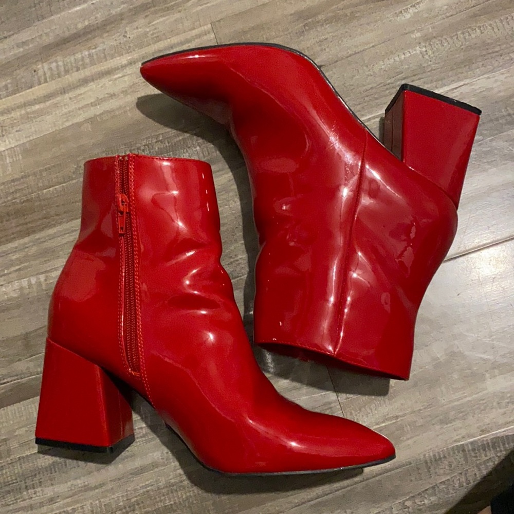 Booties Red